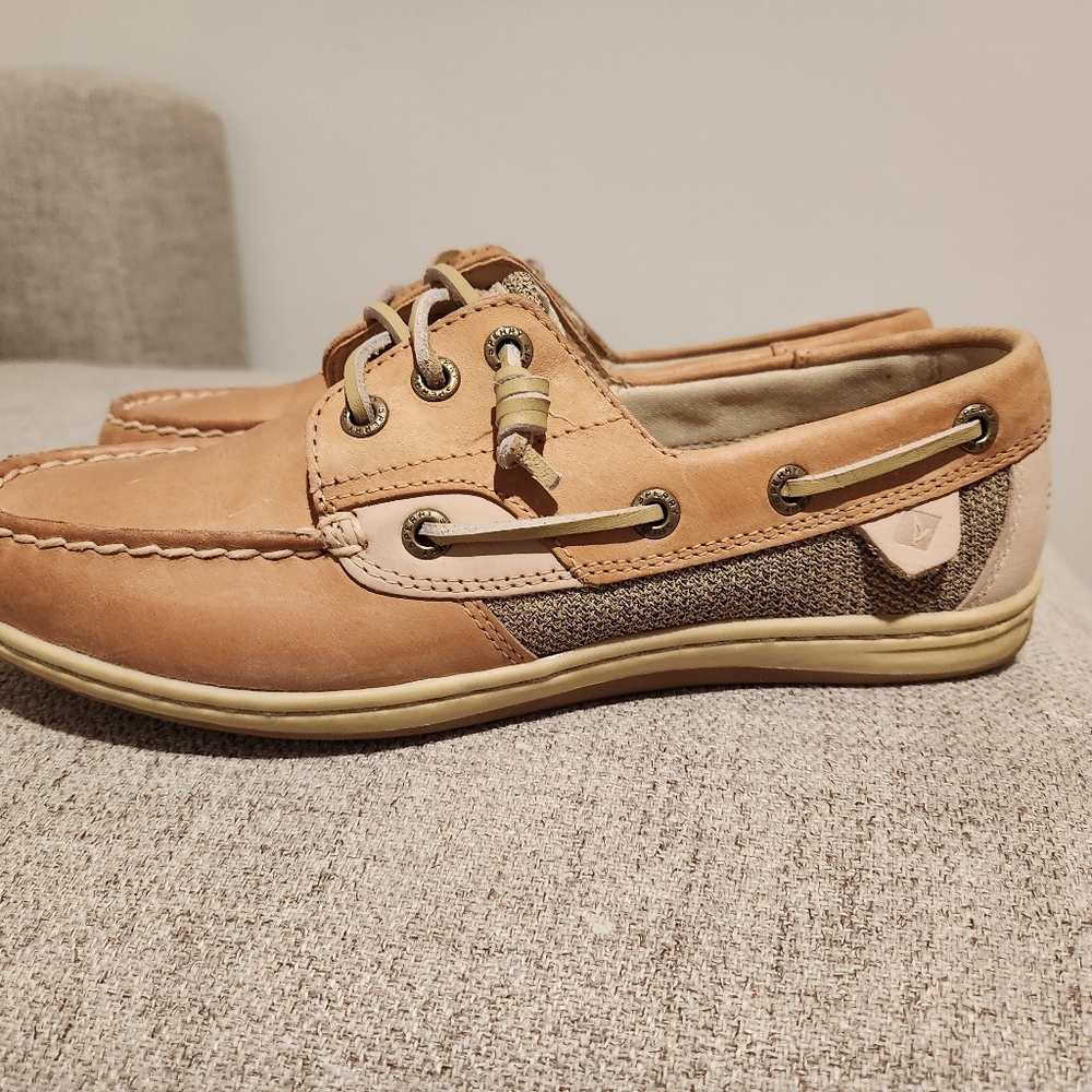 LADIES SPERRY ROSEFISH BOAT SHOES SIZE 7 W BRAND NEW!!